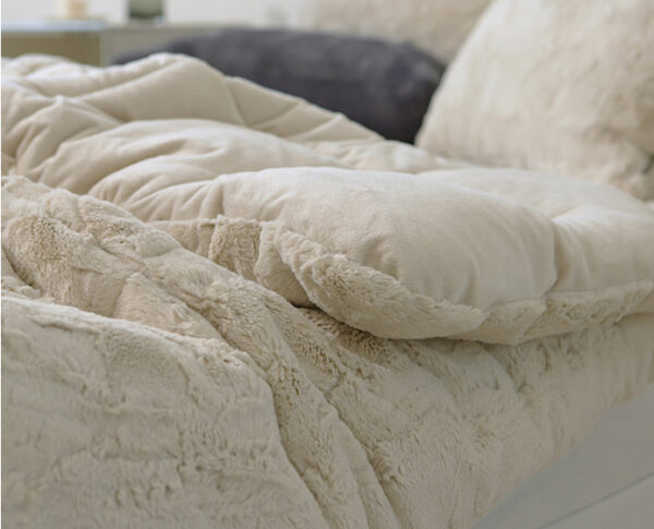 322394949_825021525232400_7829879104509381008_n Chăn lông siêu ấm Raschel Comforter Hàn Quốc nhập khẩu