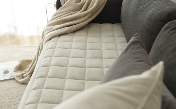 z3935280442877_aea9a1f3385e859ba95735b758ad0a71 Tấm trải sofa Softy siêu mềm mại